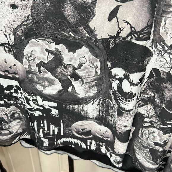 Hot Topic Social Collision Sleepy Hollow Collage Bell Sleeve Crop Top Plus Size - Picture 4 of 7